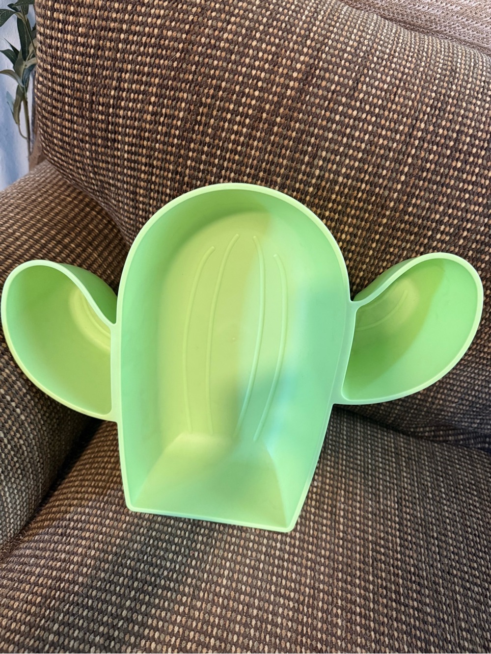 🥑🌵Cactus-Shaped Green Plastic CHIPS DIPS GUACAMOLE, SALSA BOWL